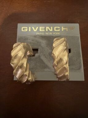 Vintage Givenchy 18K Gold-Plated Signed Logo 2” Clip Earrings MAKE AN OFFER!